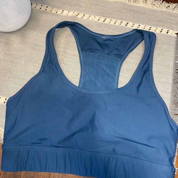 womans size medium teal fabletics sports bra - Picture 1 of 2